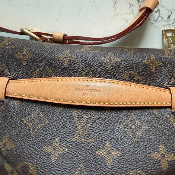 Louis Vuitton Bum Bag - Picture 4 of 13